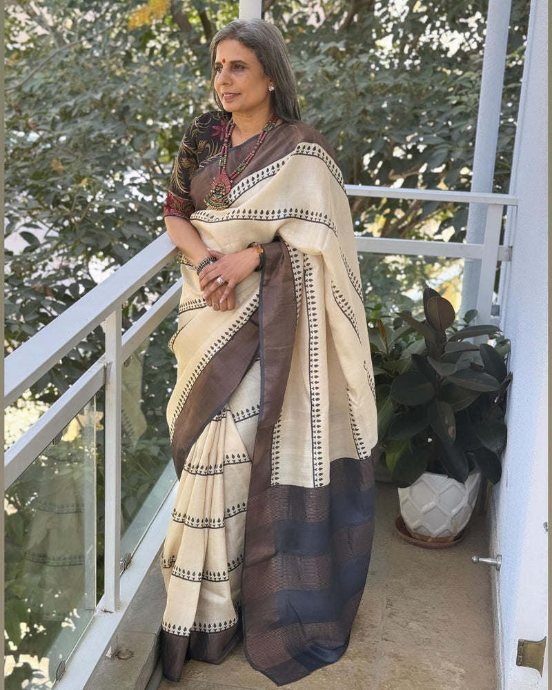 EE-W13033 Black Printed Tussar