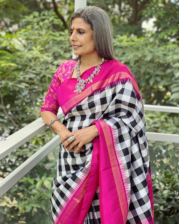 EE-W06132 Check Kanchi Silk Sari