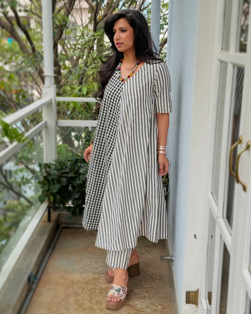 EE-X02022 Ikat Cotton Set