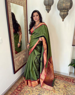 EE-W05403 Green rawsilk Saree