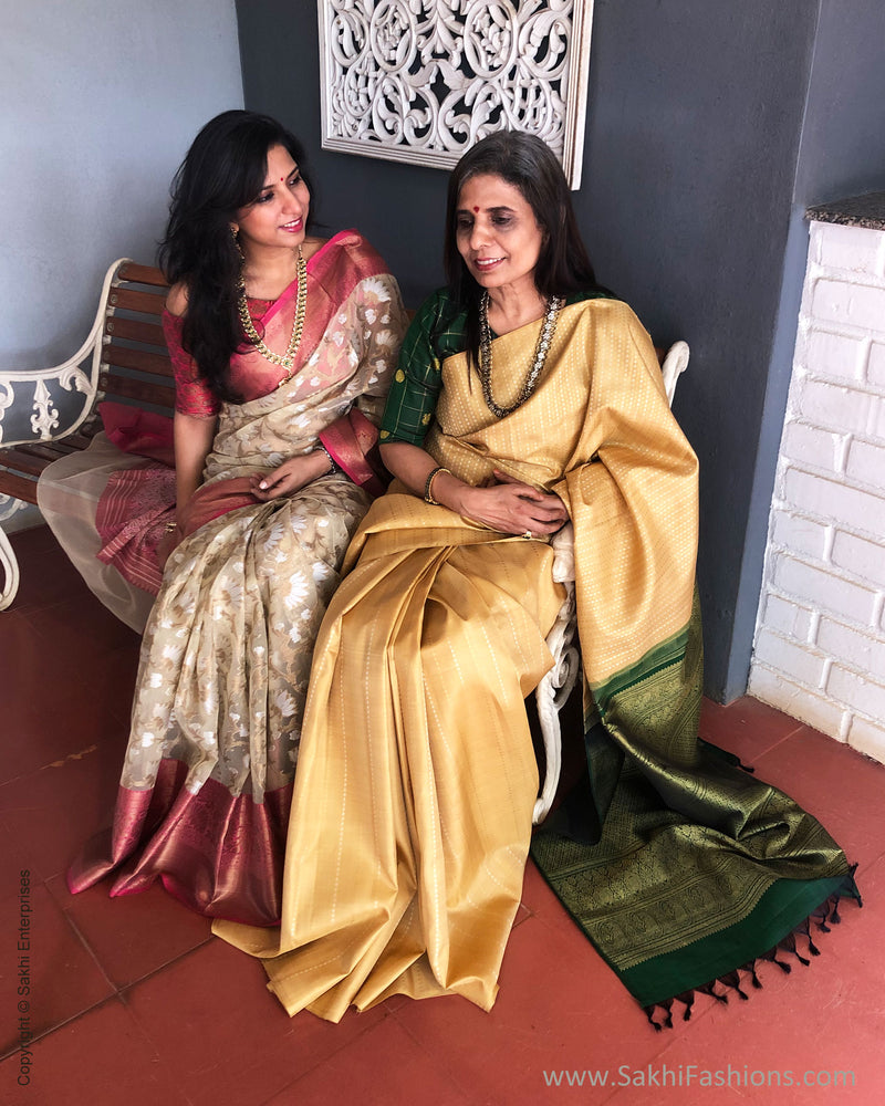 EE-S26028 Cream Kora Banarsi