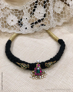 ASDS-23365 Parrot Choker