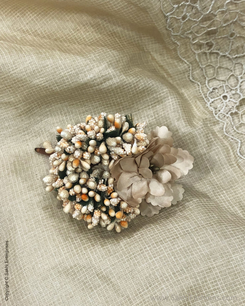 AX-30641 Cream Floral Clip
