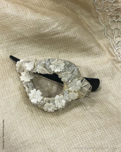 AX-30642 Cream Flower Clip