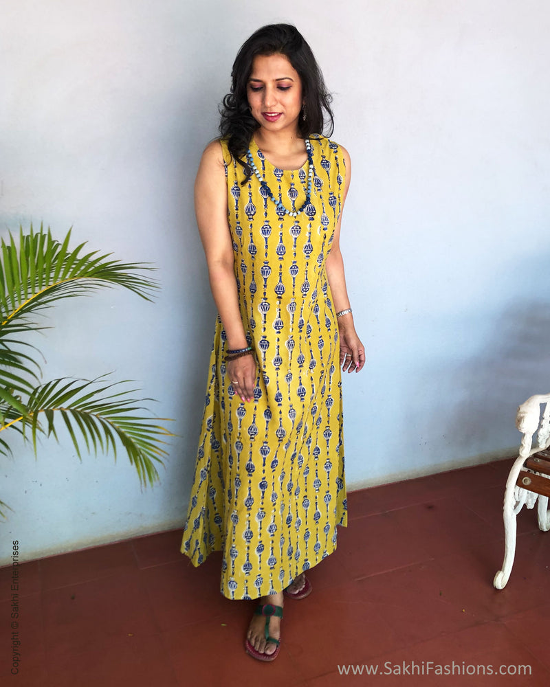 Check out the 30 boat neck sleeveless kurti designs of this festive season!  - Baggout