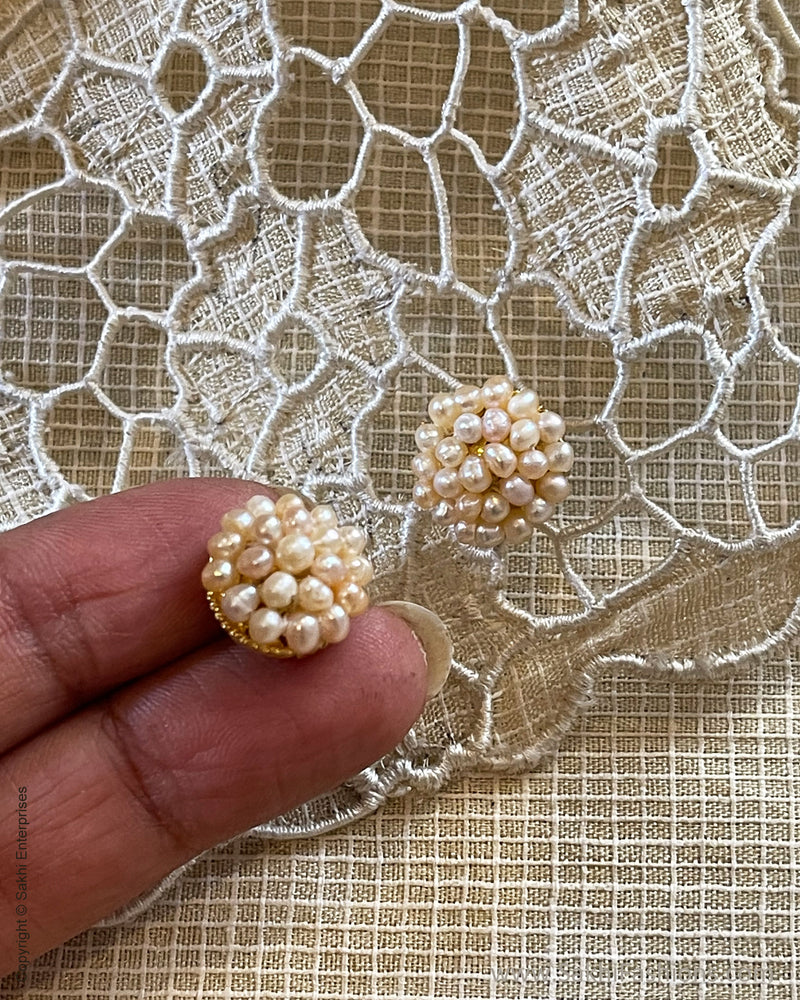 AJDS-41062 Pearl Earring