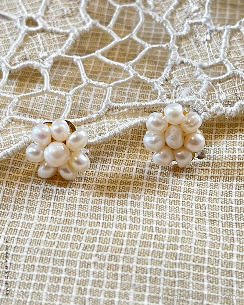 AJDS-41053 Pearl Earring