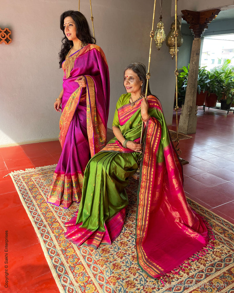 EE-S52295 Green Gadwal Sari