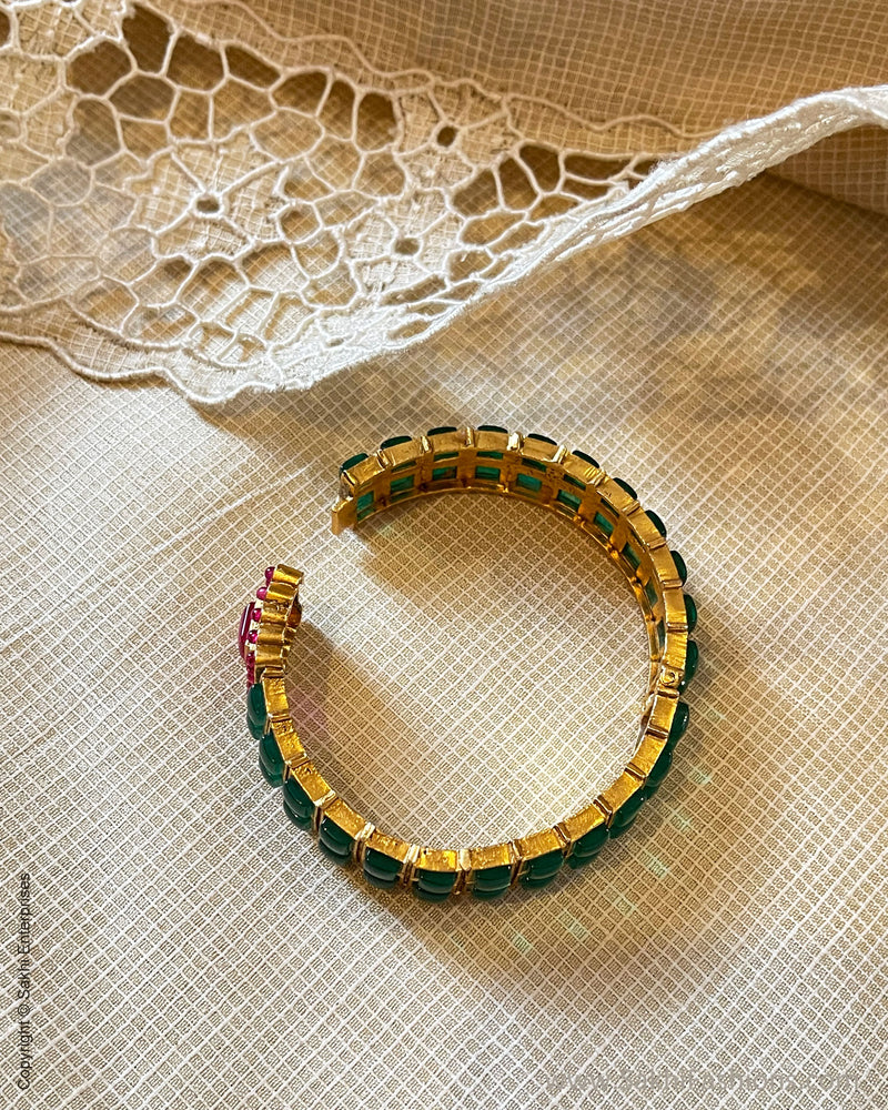 AJ-V04262A Green Bangle Kada