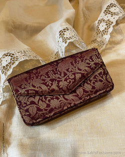 AC-V05062 Maroon Kanchi clutch