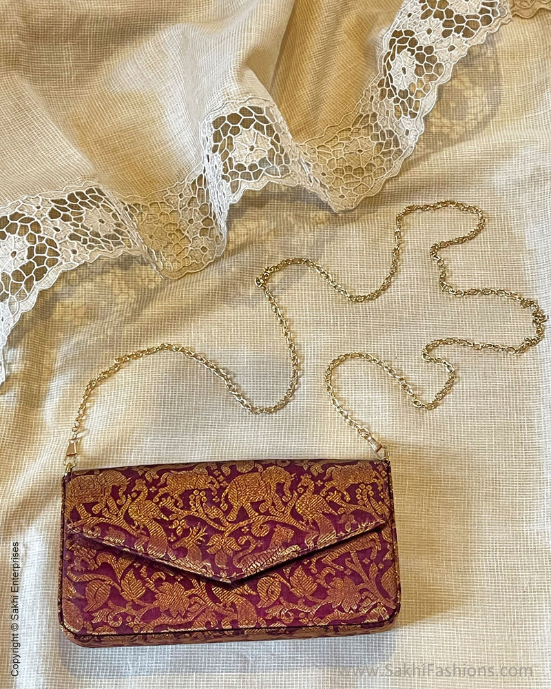 AC-V05062 Maroon Kanchi clutch
