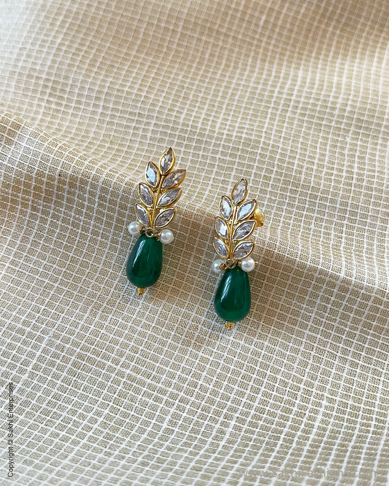 AG-V04293 Pearl gold earring
