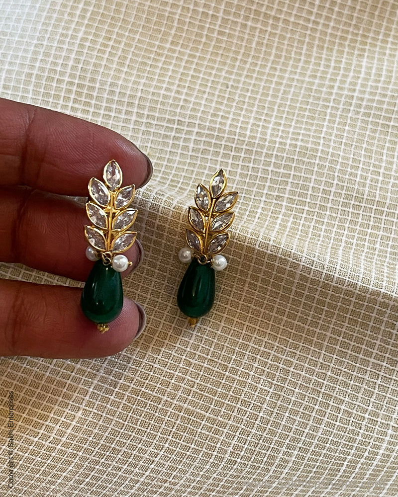 AG-V04293 Pearl gold earring