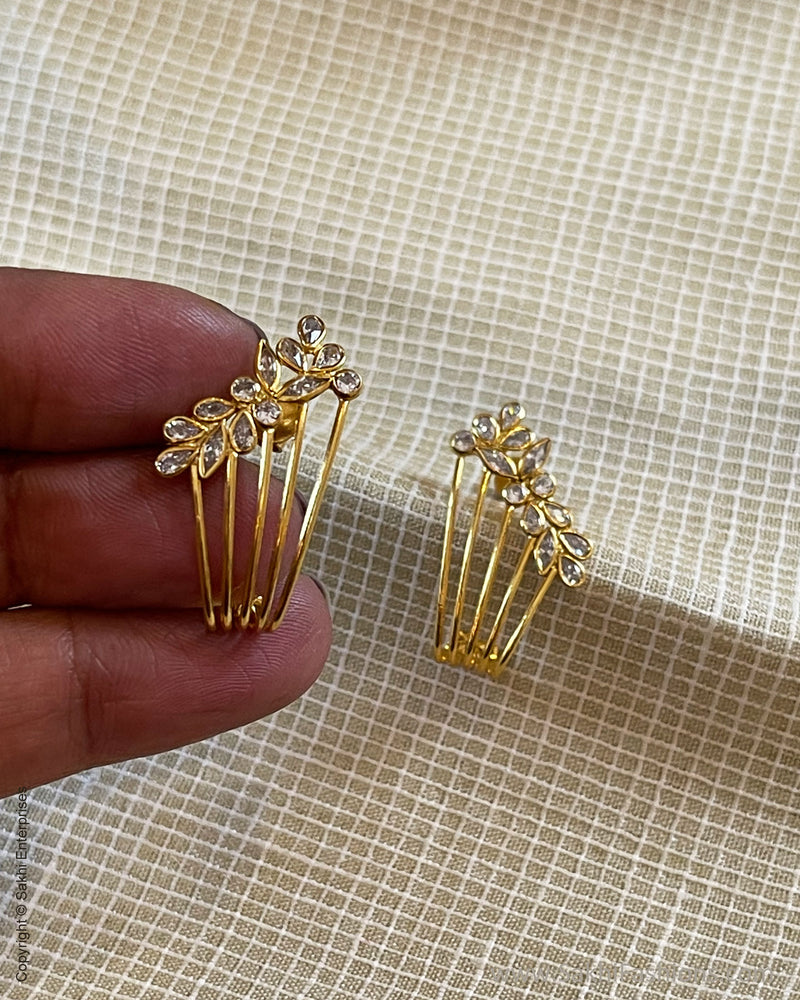 Tops 5g Light Weight Gold Earrings at Rs 27500/pair in Agra | ID:  2852004033430