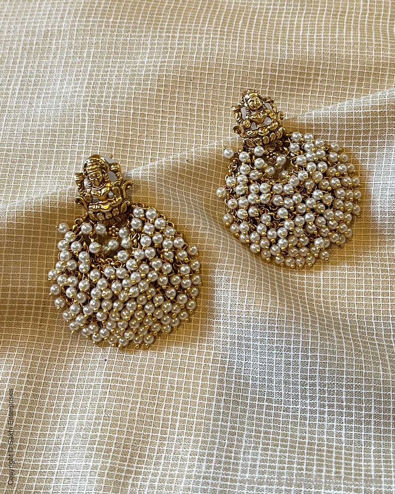 AJDS-U05291 Gold Pearl Earring