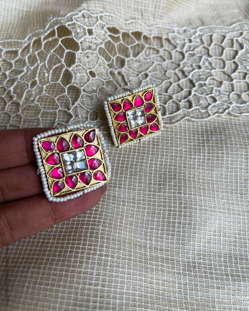 AS-V17715 Pink Square Stud