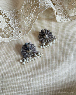 AJ-V16448 Pearl stud Earring