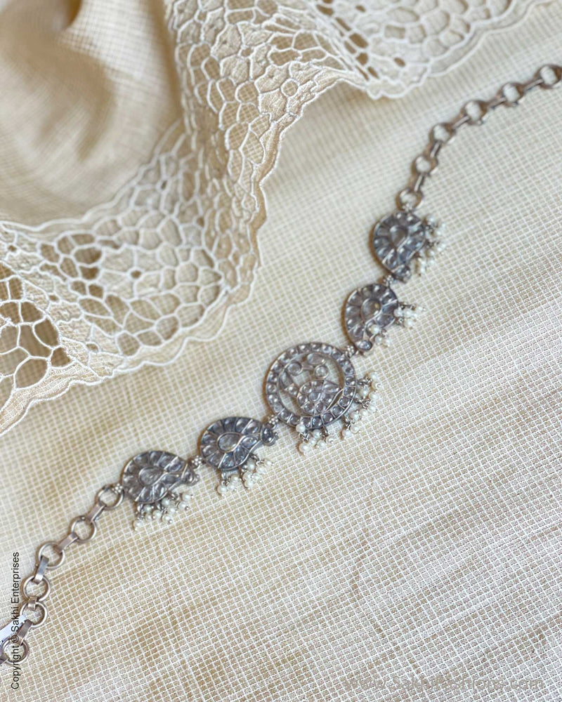 AJ-V16623 White Necklace Choker