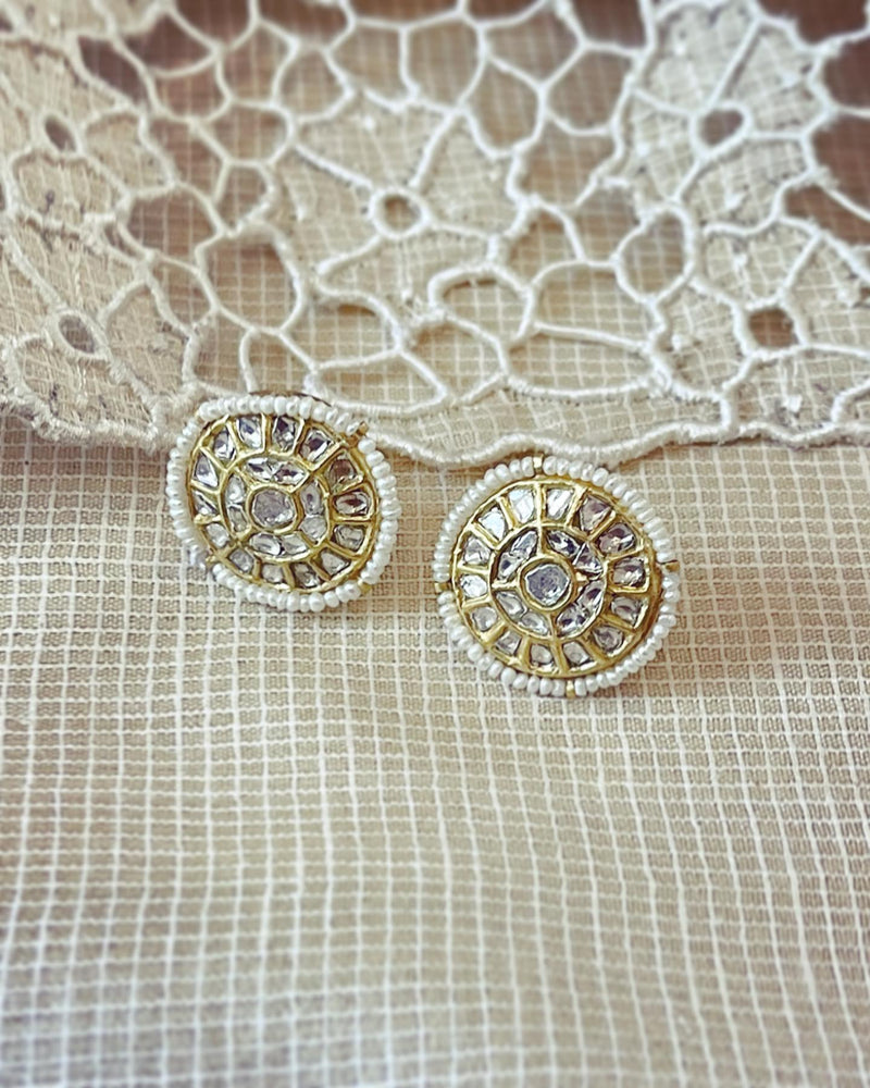 AG-V6179 Gold Pearl Studs