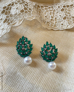 AJDS-49794 Emerald green Earring