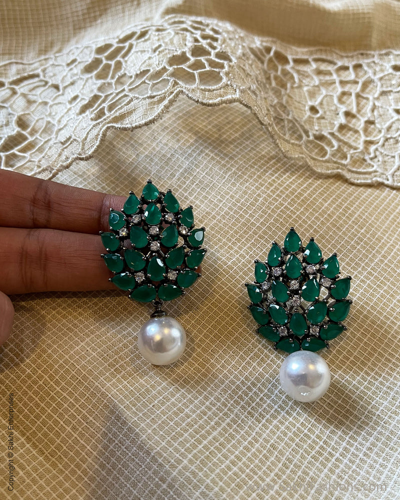 AJDS-49794 Emerald green Earring