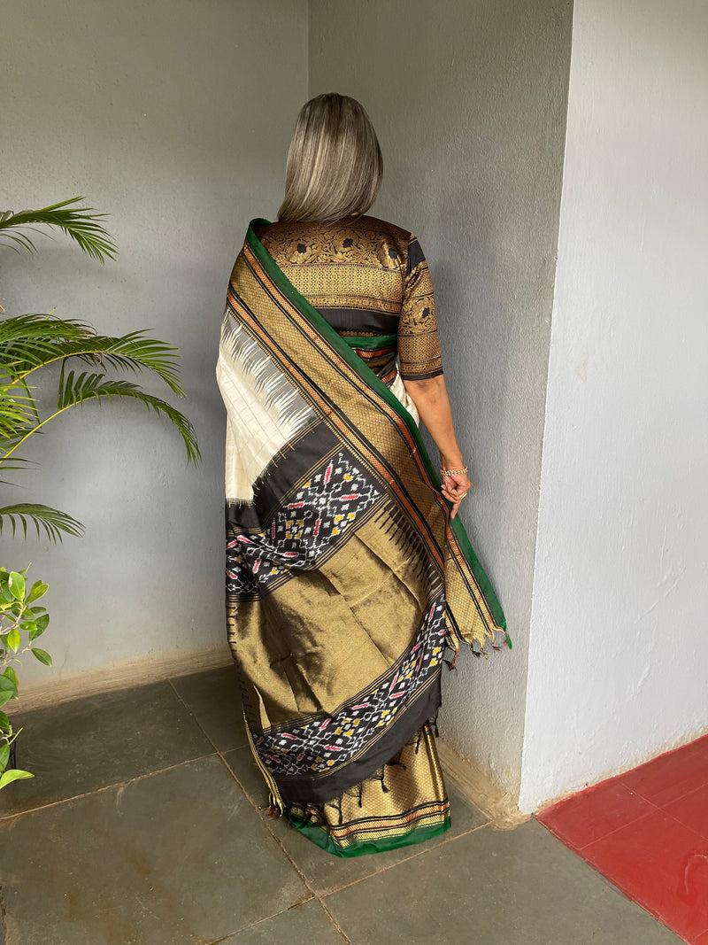 EE-V01061 Cream Ikath sari