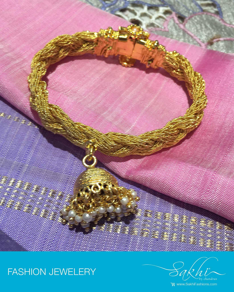 AJDP-7280 - Gold & Cream Mix Metal Bracelet