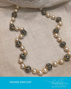 AJDR-21066 - Cream &  Mix metal Mala