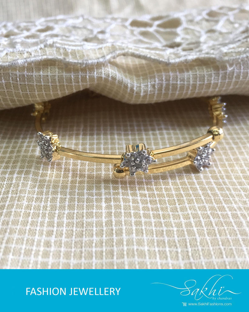 AJDR-3449 - Gold & White Mix Metal Bracelet