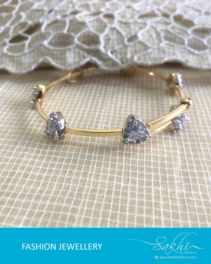 AJDR-3450 - Gold & White Mix Metal Bracelet
