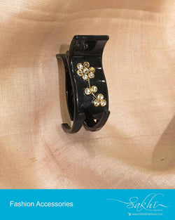 AXDP-0038 - Black & White Hairclip