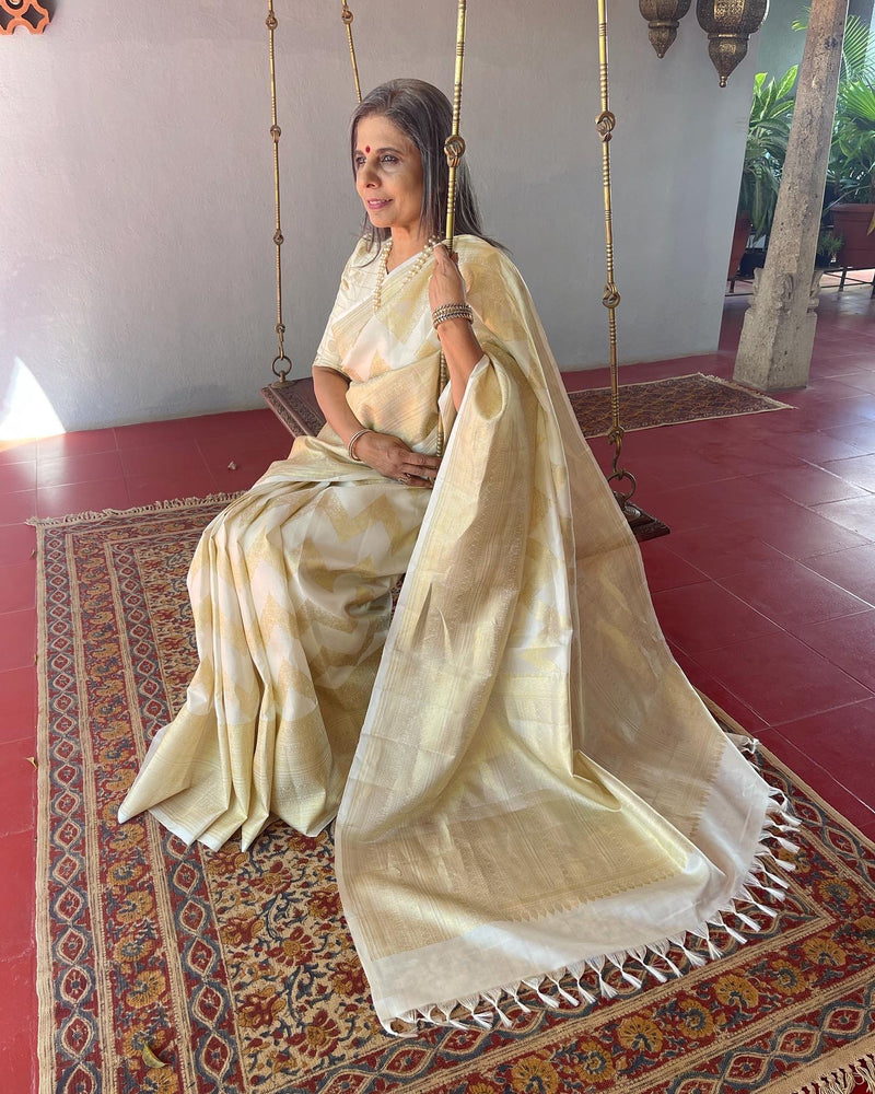 EE-V18977 Classic Cream Kanchi