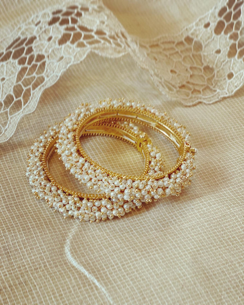AJ-V04262 Pearl Bangle