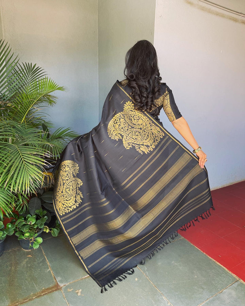 EE-V17375 Black Kanjeevaram