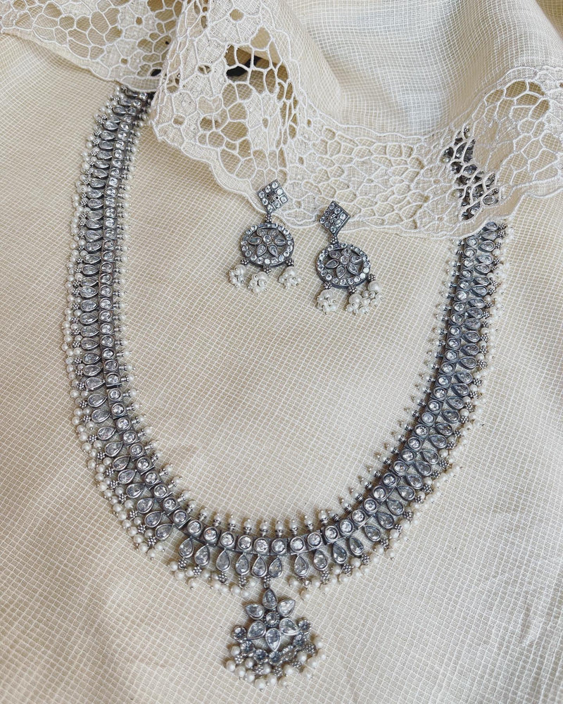 AJ-V13060 White Necklace