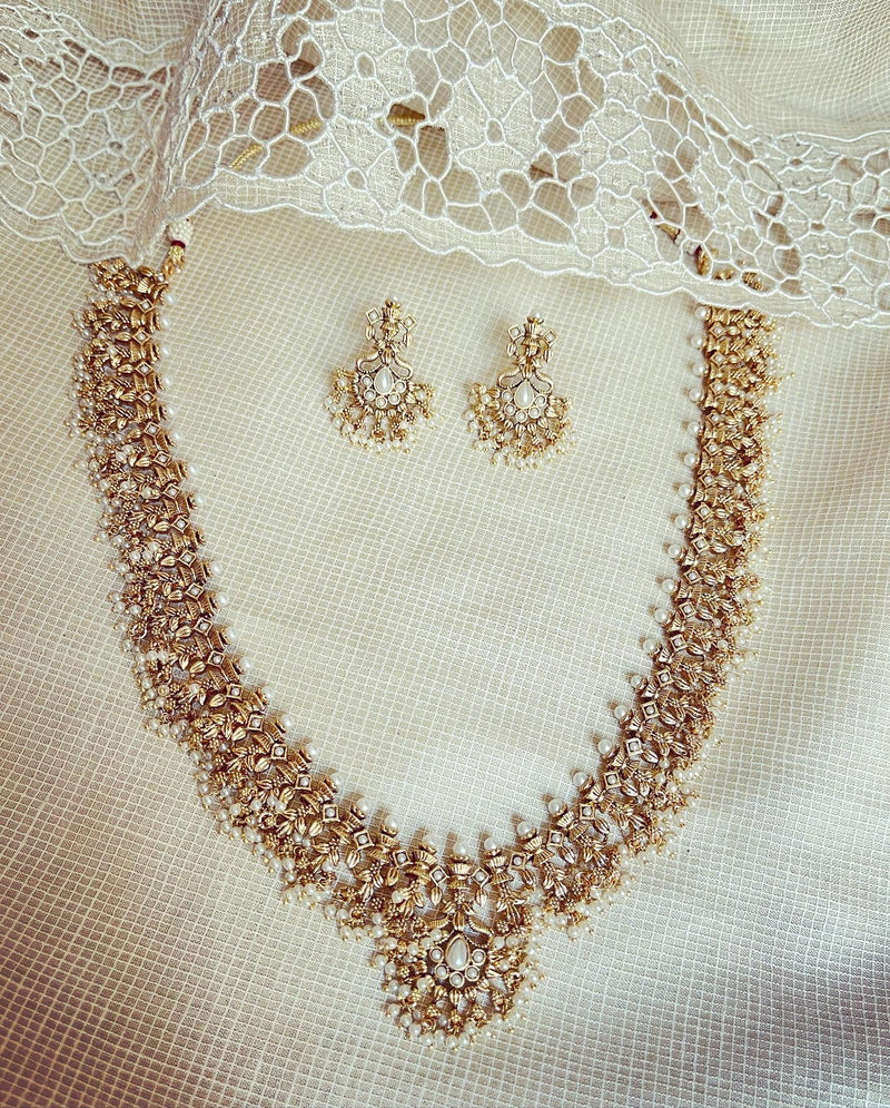 AJ-V18404 Pearl Guttapusalu set