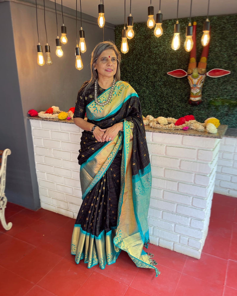 EE-V04620 Gadwal Black Sari