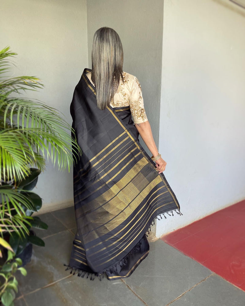 EE-V16571 Black Kanchi Sari